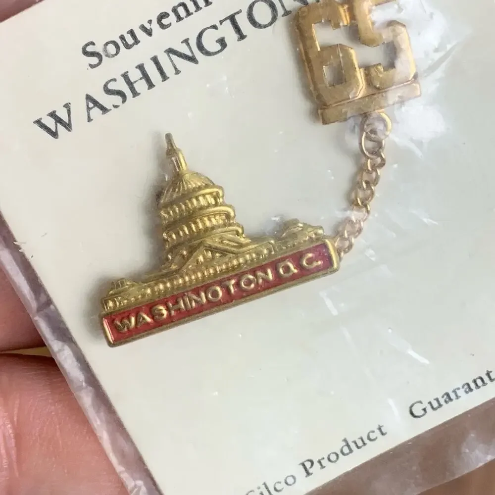 1965 Washington D.C. Vintage‎ gold tone Souvenir Pin Made In Usa NEW in package
